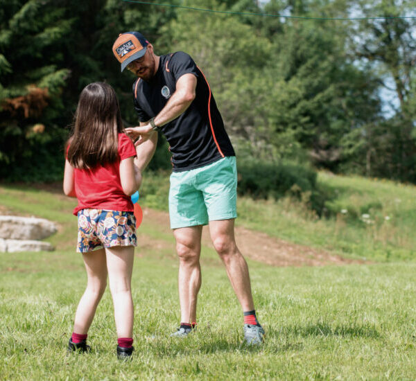 Enfants heureux en colonie de vacances de Toustes en Colo
