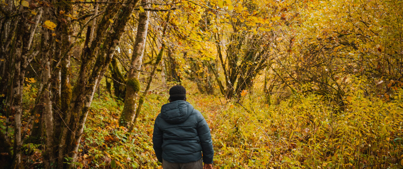 Enfant dans la nature en extérieur - tdah