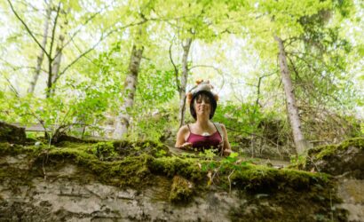 Ado profitant de la fraicheur pendant une période de canicule